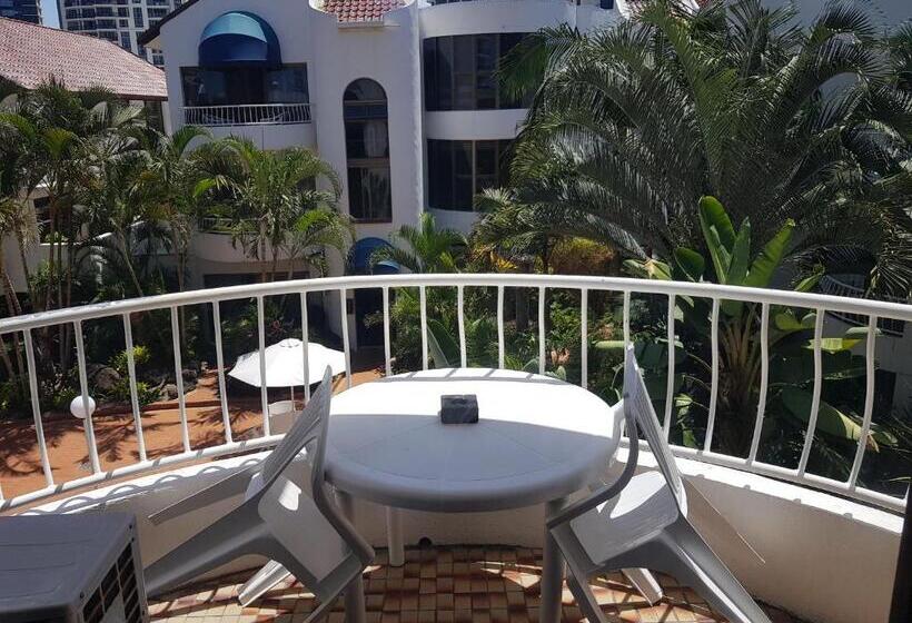 Апартаменты 2 Спальни, St Tropez Apartments