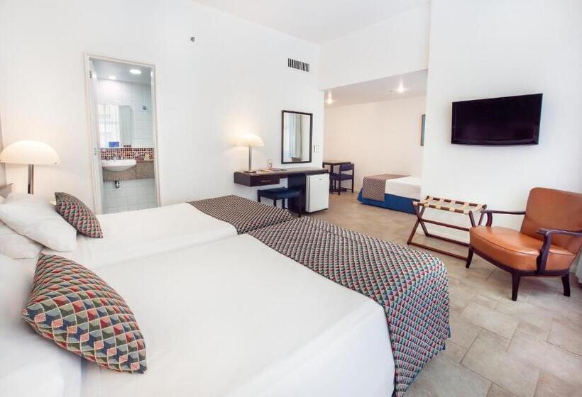 Quarto Triplo Superior, Savoy Othon