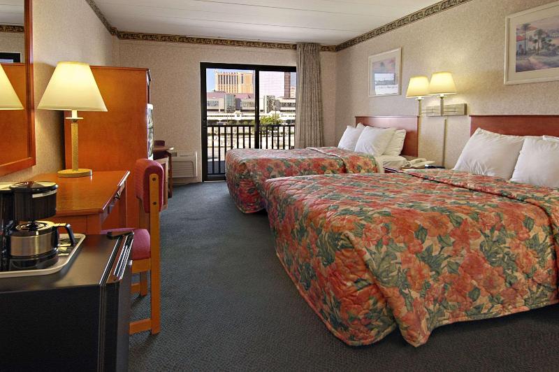 Номер Стандарт, Comfort Inn Montreal Aeroport
