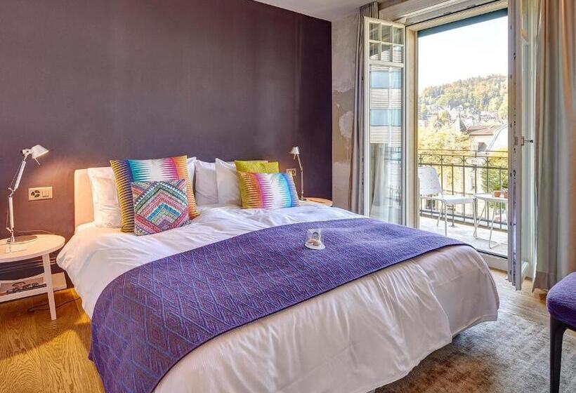 Quarto Superior com Sacada, Anker Luzern