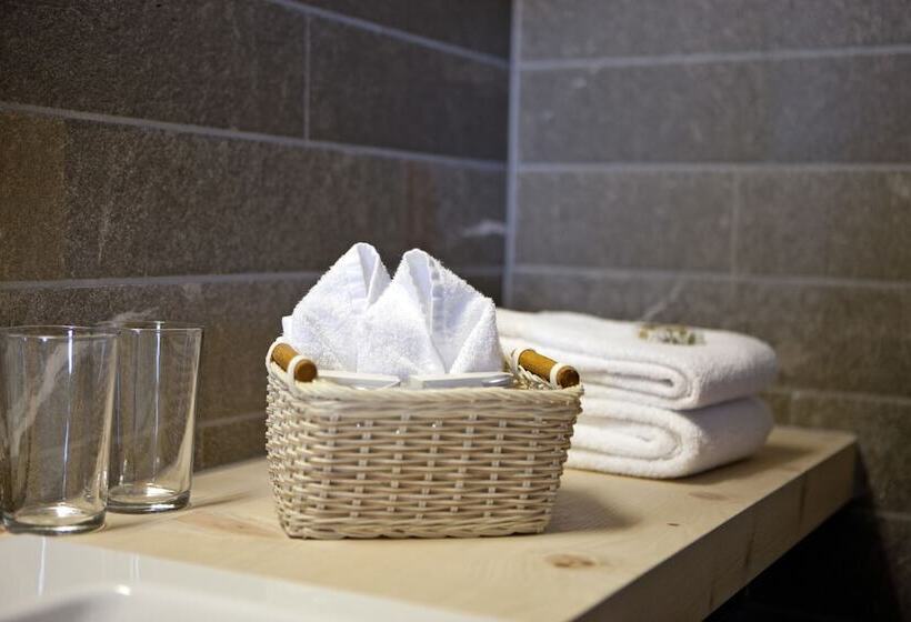 اتاق استاندارد, Romantik Hotel Muottas Muragl