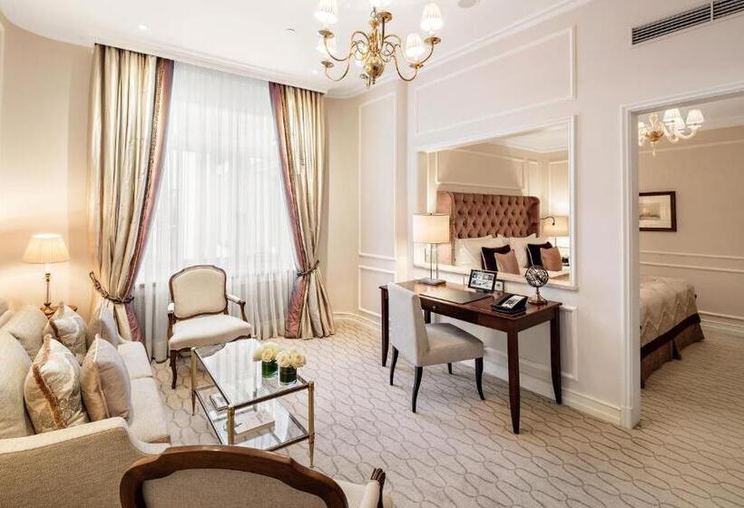 Полулюкс, Fairmont Hotel Vier Jahreszeiten, Hotel Des Jahres 2023 & 2024  Die 101 Besten