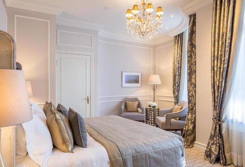 Номер Deluxe Внутренний, Fairmont Hotel Vier Jahreszeiten, Hotel Des Jahres 2023 & 2024  Die 101 Besten