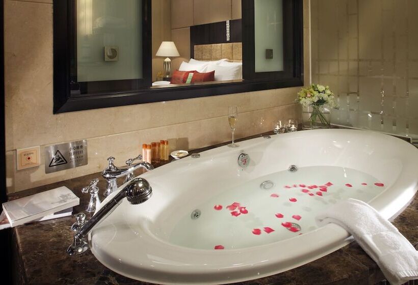 Люкс Повышенной Комфортности, Dong Fang Hotel Guangzhou