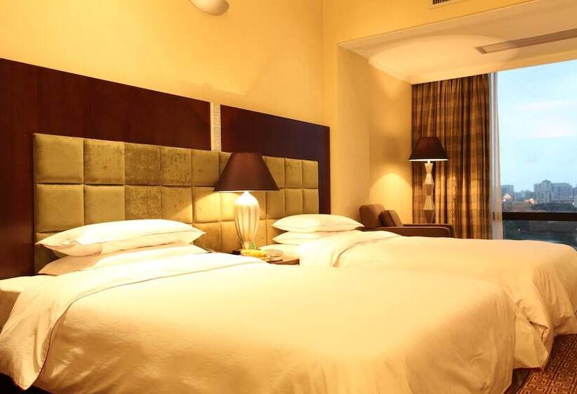 Номер Deluxe, Dong Fang Hotel Guangzhou