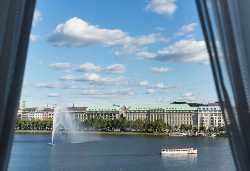 اتاق لوکس با چشم‌انداز دریاچه, Fairmont Hotel Vier Jahreszeiten, Hotel Des Jahres 2023 & 2024  Die 101 Besten
