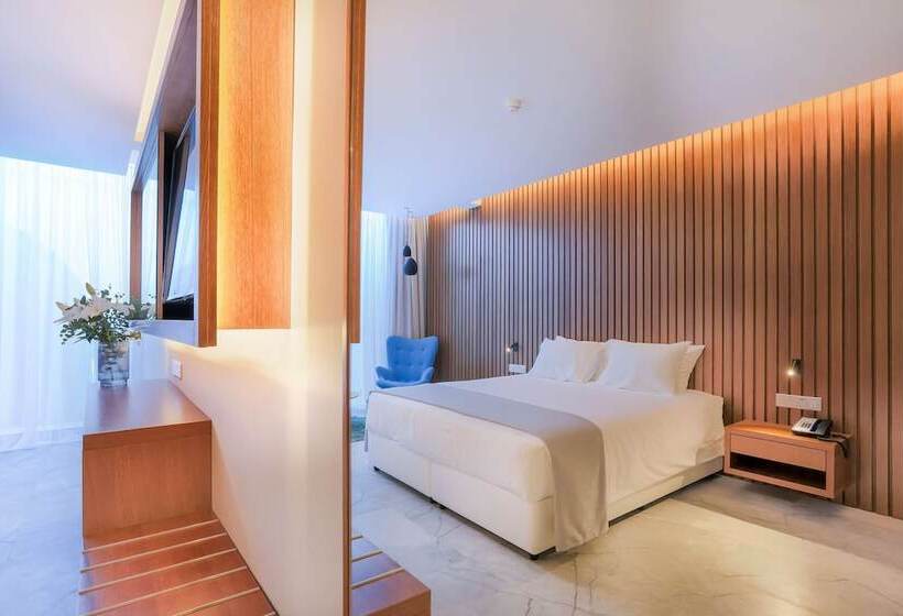 سوییت جونیور با چشمانداز دریا, Radisson Beach Resort Larnaca