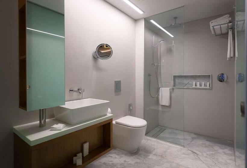 سوییت جونیور با چشمانداز دریا, Radisson Beach Resort Larnaca