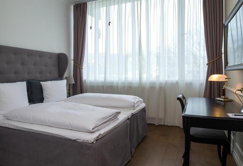 Номер Стандарт, Marienlyst Strand