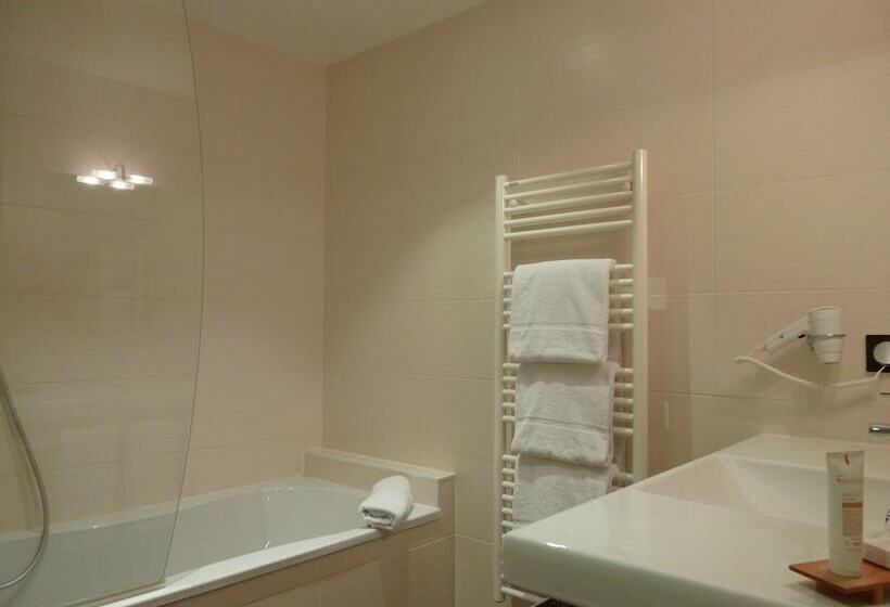 Номер Стандарт, Hôtel Grand Monarque