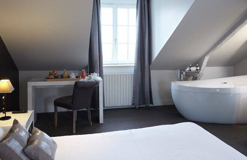 Полулюкс, Best Western Le Cheval Blanc  Vue Sur Le Port Plein Centre Ville
