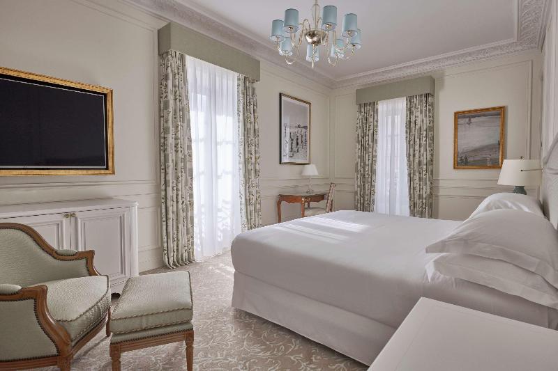 Номер Deluxe Кровать Кинг, Hôtel Du Palais Biarritz, In The Unbound Collection By Hyatt
