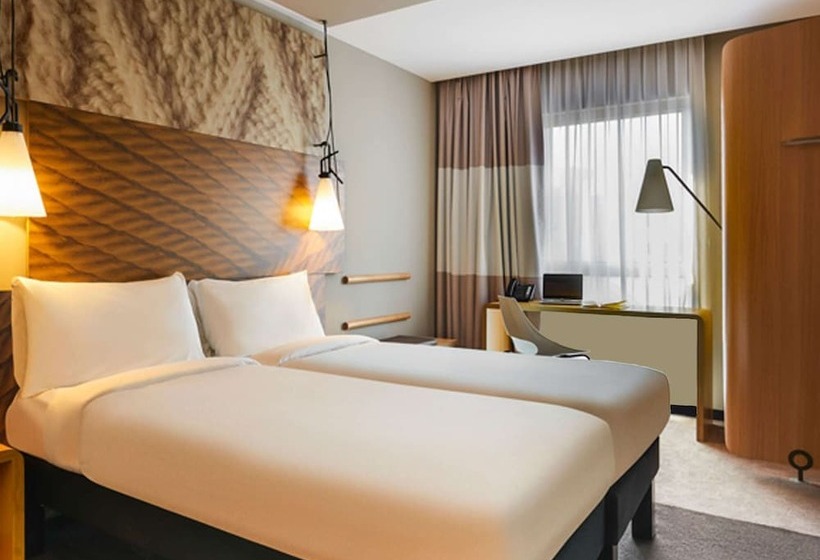 Номер Стандарт, Ibis Quimper