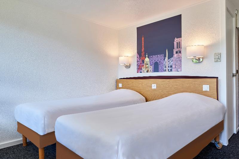 Номер Стандарт, Kyriad Tarbes  Bastillac