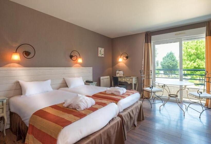 Номер Престиж, L Ermitage Hotel & Restaurant