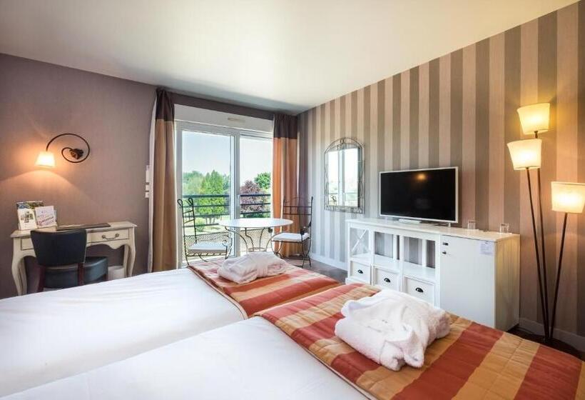 Номер Престиж, L Ermitage Hotel & Restaurant