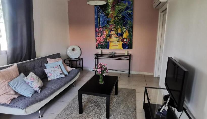 Superior suite with terrace, Le Mas Des Amandiers