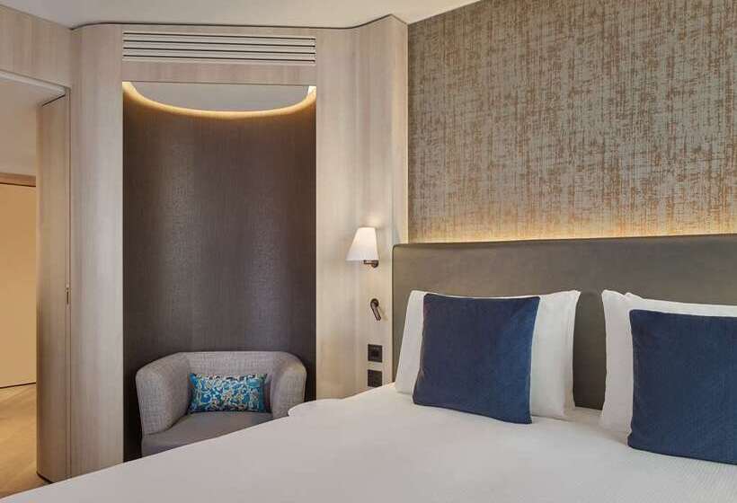 اتاق پرمیوم, Maison Astor Paris, Curio Collection By Hilton