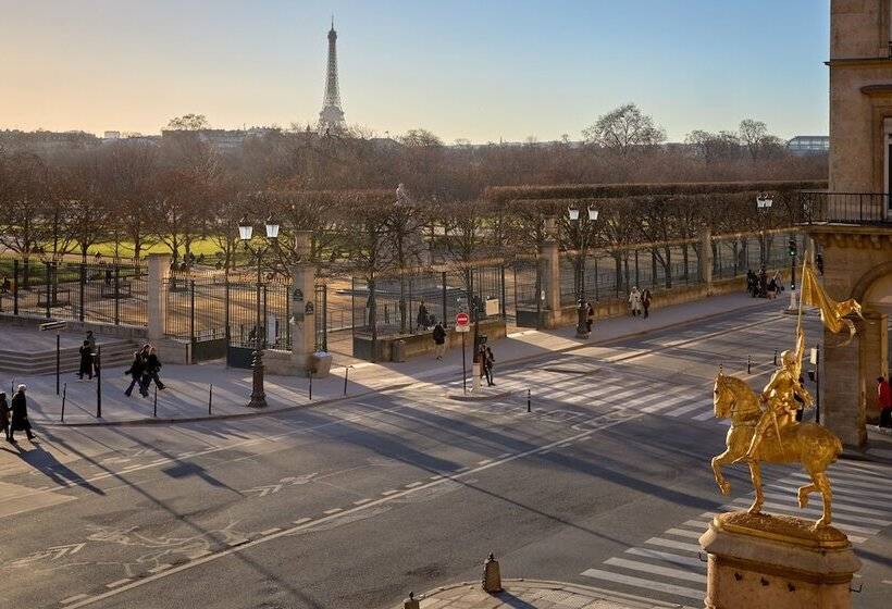Suite, Regina Louvre