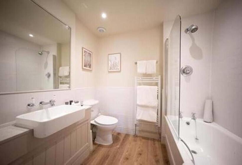 Классический Номер, Feversham Arms Hotel & Verbena Spa