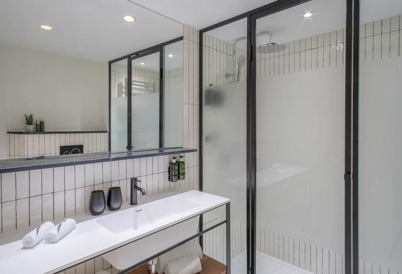 Junior Suite, Melia White House