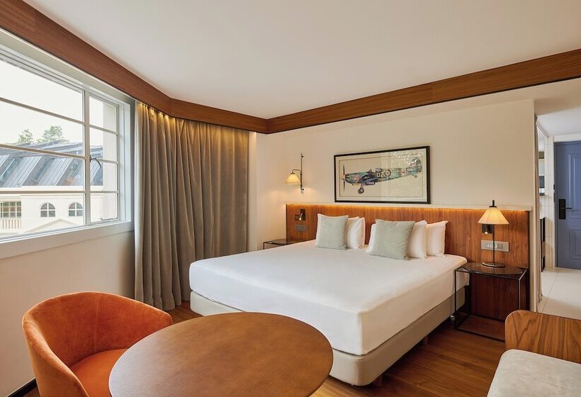 Семейный Номер, Melia White House
