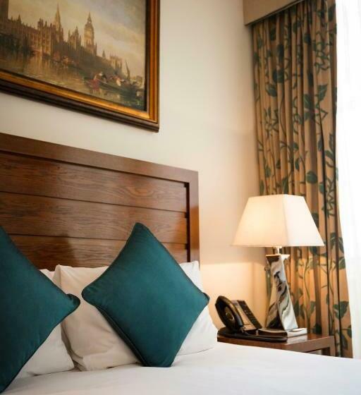 Номер Стандарт, The Royal Horseguards Hotel, London