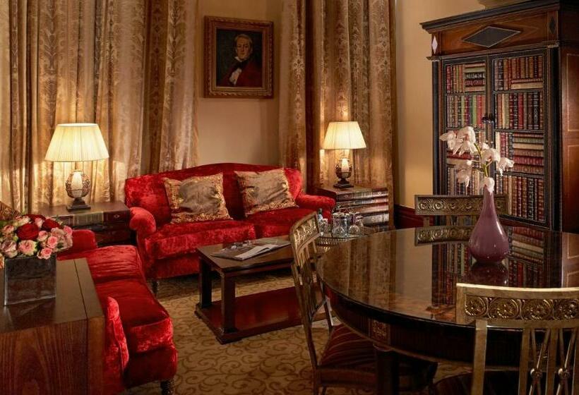 سوییت, The Royal Horseguards Hotel, London