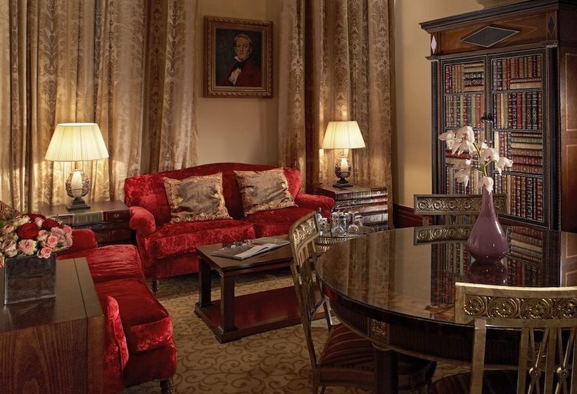 سوییت, The Royal Horseguards Hotel, London