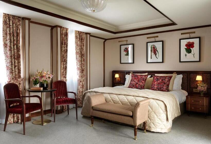 Полулюкс, The Stafford  London