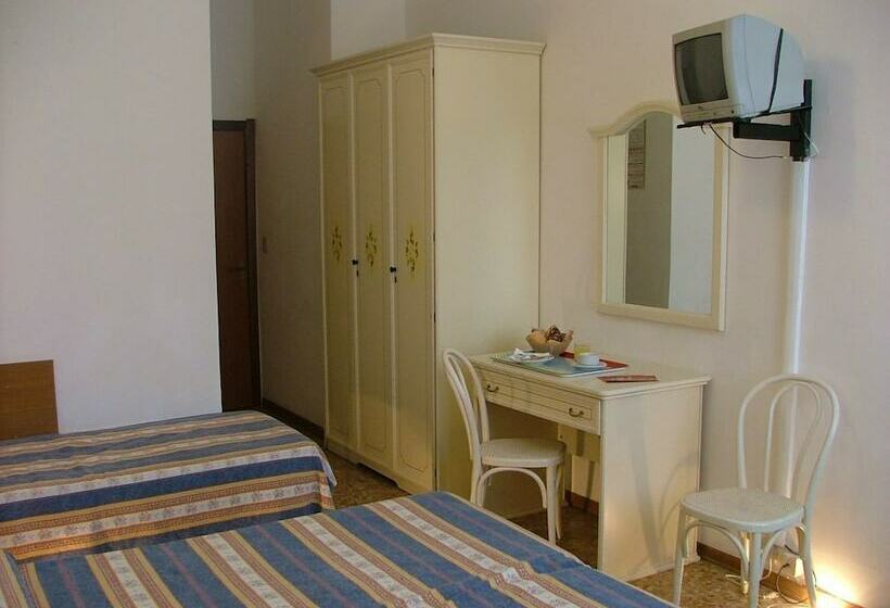 Quarto Triplo Standart, Airone