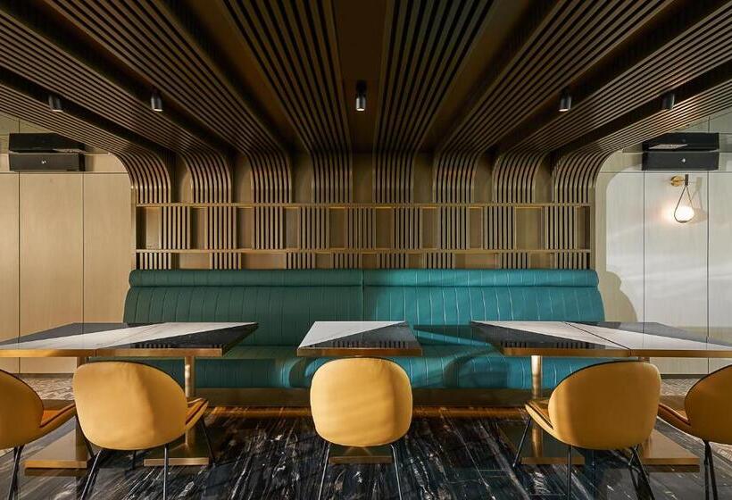 اتاق لوکس با چشم‌انداز شهر, The Park Lane Hong Kong A Pullman