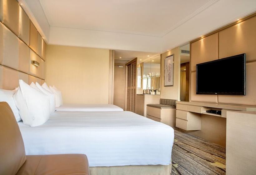 اتاق خانوادگی, The Park Lane Hong Kong A Pullman