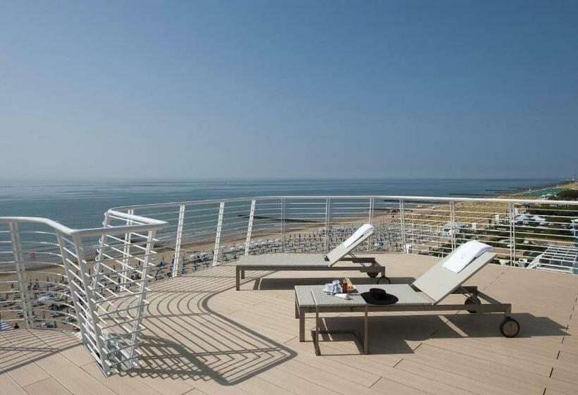 Suite Deluxe cu Vedere la  Mare, Le Soleil