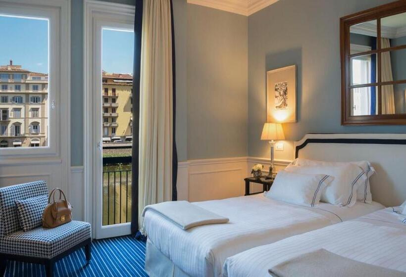 Junior suite with river view, Lungarno  Lungarno Collection