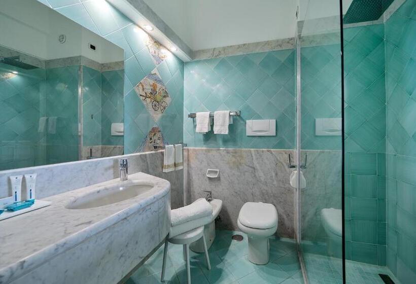 Номер Комфорт Вид на Море, & Spa Bellavista Francischiello