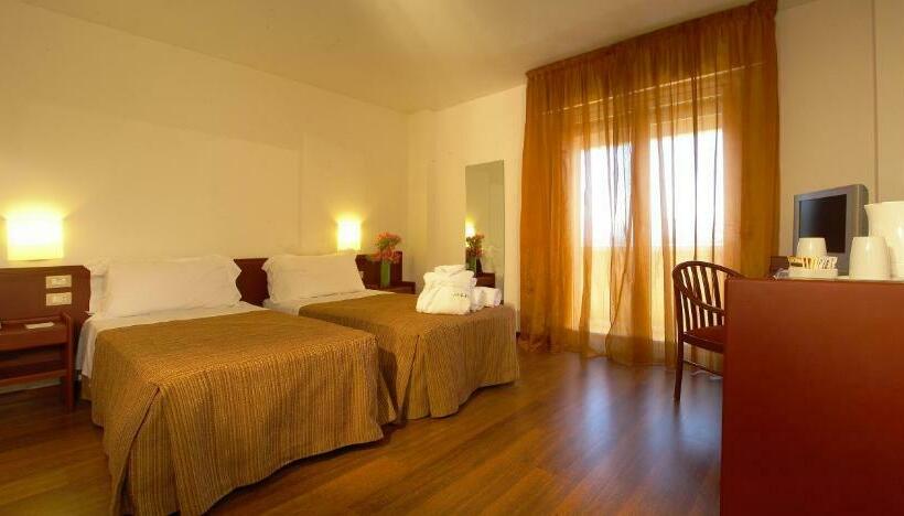 Camera Standard, Astoria Palace
