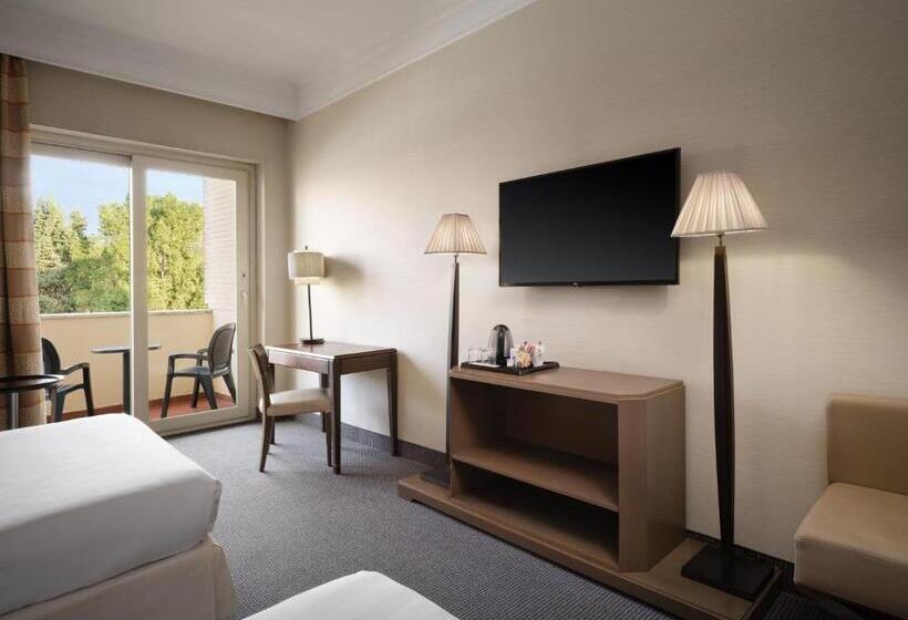 اتاق استاندارد با 2 تخت دوبل, Crowne Plaza Rome St. Peter S, An Ihg