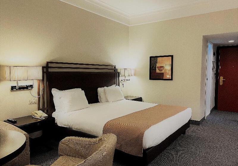 اتاق استاندارد با تخت بزرگ, Crowne Plaza Rome St. Peter S, An Ihg