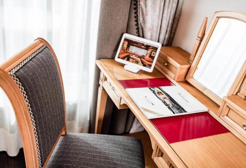 Suite Junior, Alpenroyal   The Leading Hotels Of The World