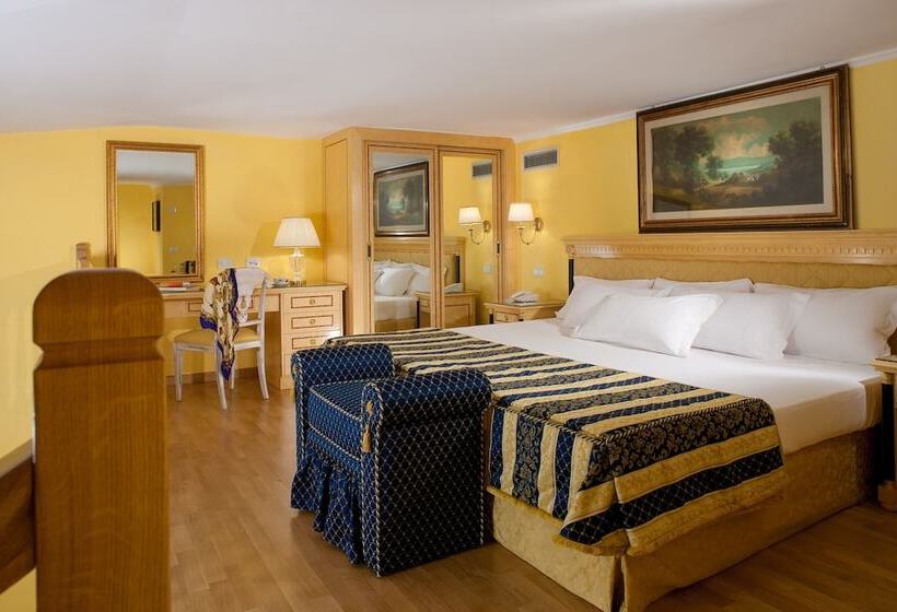 带海景的复工套房, Imperial Hotel Tramontano