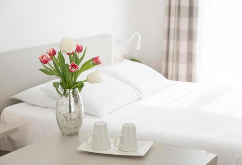 Superior room with lake view, Lago Di Garda
