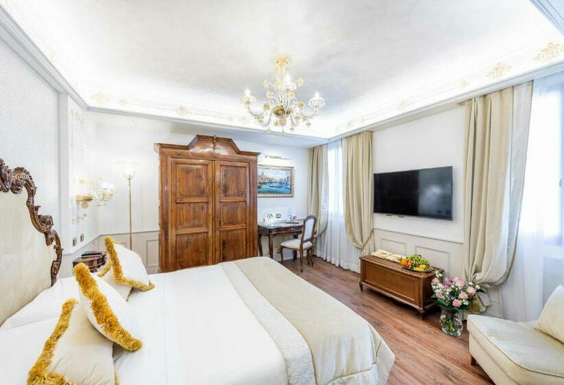 Номер Deluxe, Monaco & Grand Canal