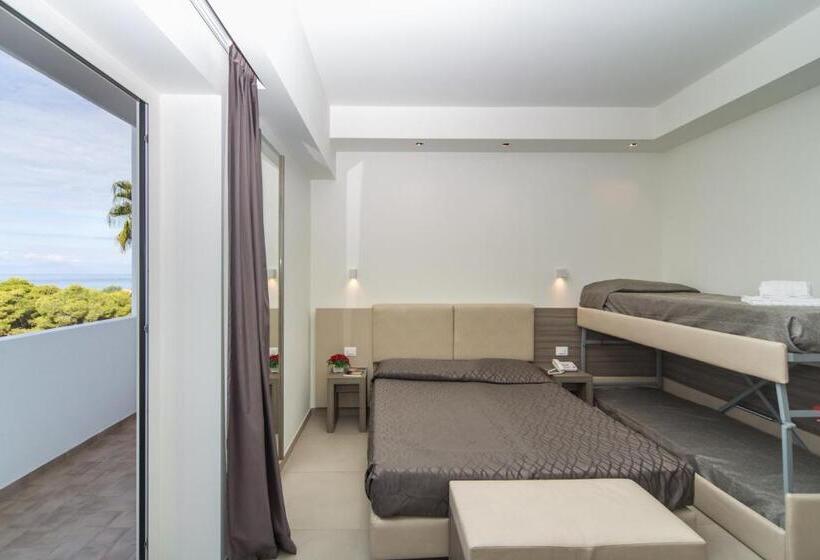 Четырехместный Номер Superior, Village Club Santa Caterina