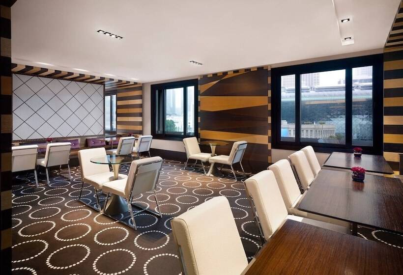 Люкс Клуб, The Plaza Seoul, Autograph Collection