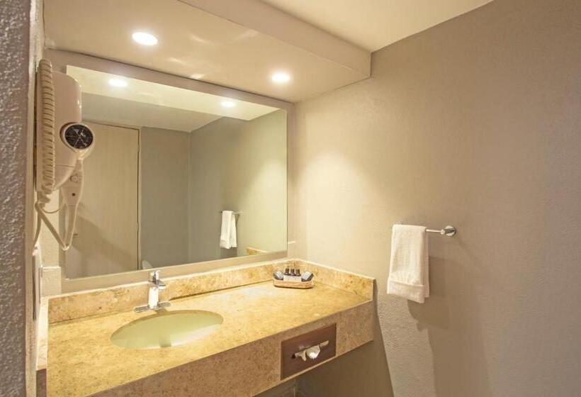 Comfort room with mountain view, Amares Acapulco