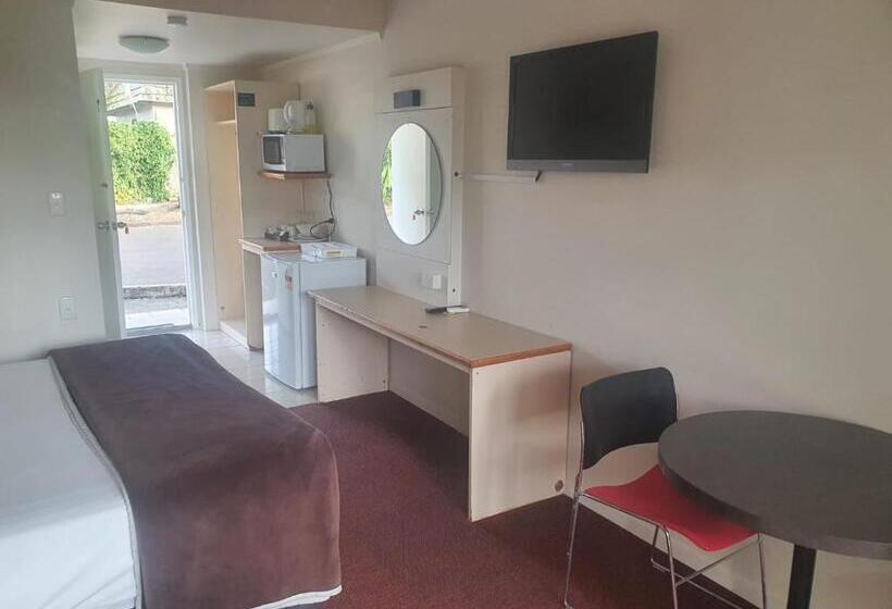 스탠다드 스튜디오, Ascot Epsom Motel