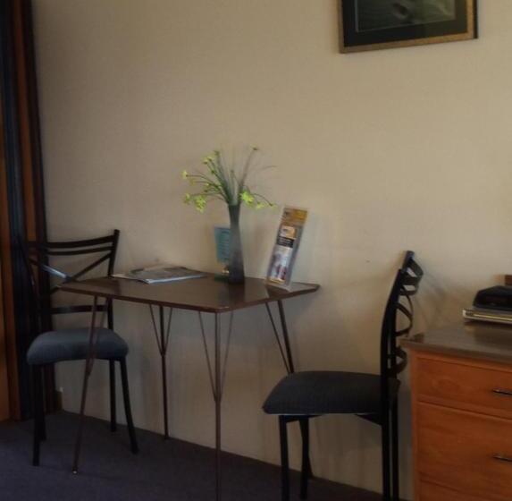 Студия Стандарт, Aaa Marlin Motel