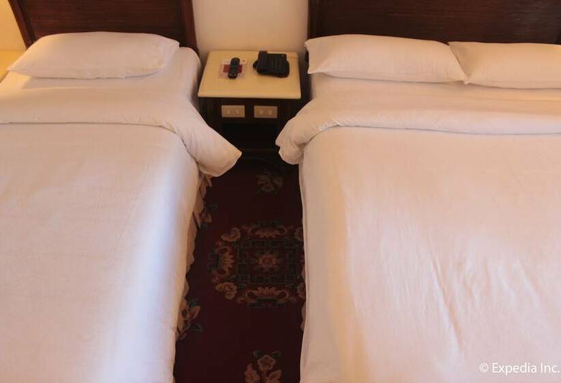 اتاق استاندارد, Fort Ilocandia Resort Hotel
