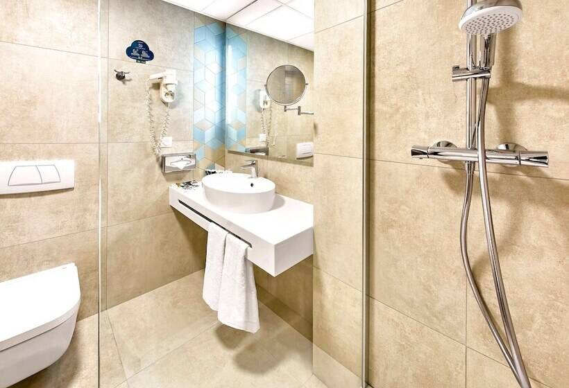 Номер Классика Двуспальная Кровать, Mercure Wrocław Centrum